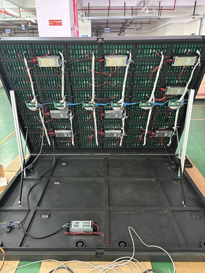 戶外前翻蓋箱體led顯示屏